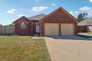 910 Busby Drive, Cedar Hill, TX 75104