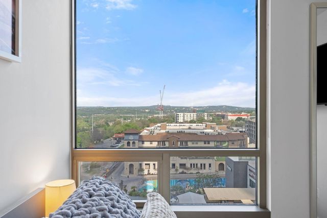 300 Bowie ST 1006, Austin, TX 78703