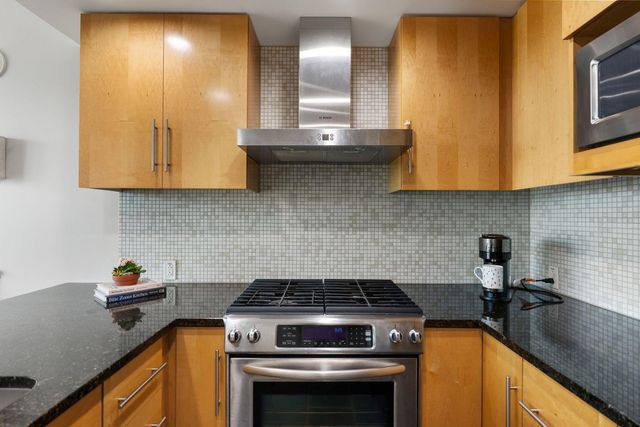 300 Bowie ST 1006, Austin, TX 78703