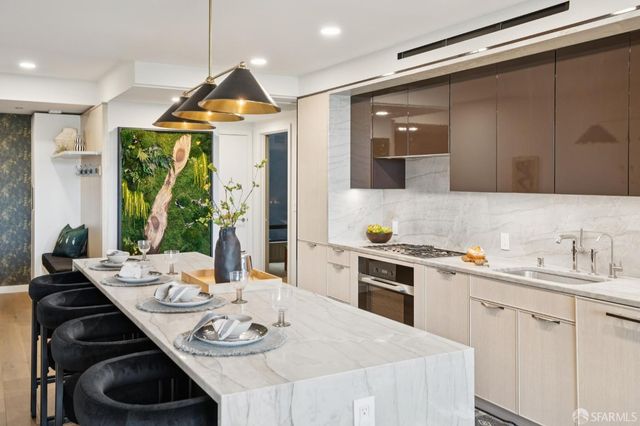 2525 Van Ness Avenue 303, San Francisco, CA 94109