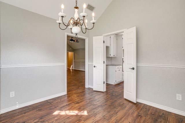 125 NE Brushy Mound Road, Burleson, TX 76028