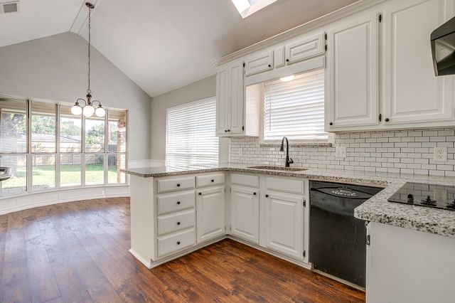 125 NE Brushy Mound Road, Burleson, TX 76028