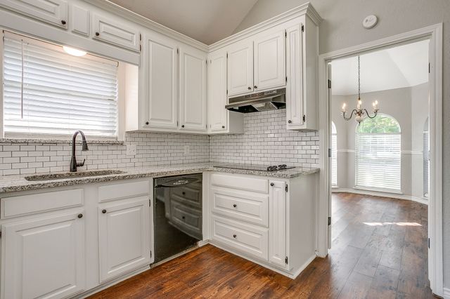 125 NE Brushy Mound Road, Burleson, TX 76028