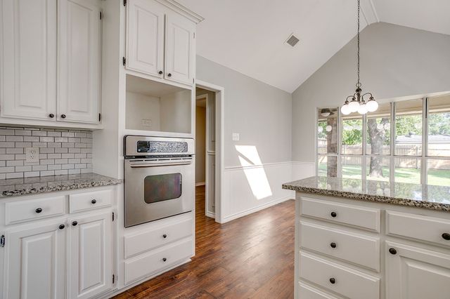 125 NE Brushy Mound Road, Burleson, TX 76028