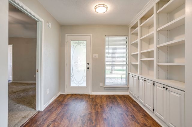 125 NE Brushy Mound Road, Burleson, TX 76028
