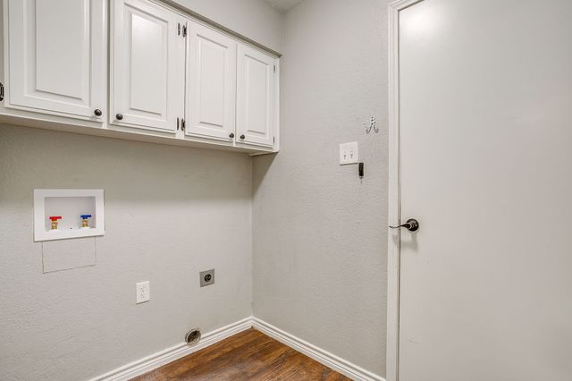 125 NE Brushy Mound Road, Burleson, TX 76028