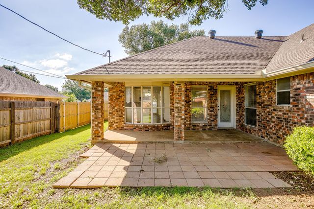125 NE Brushy Mound Road, Burleson, TX 76028