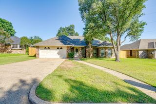 125 NE Brushy Mound Road, Burleson, TX 76028