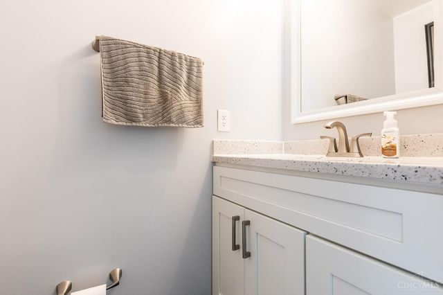 7822 Willow Run Ct, West Chester, OH 45069