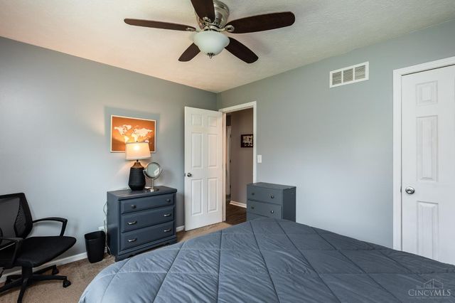 7822 Willow Run Ct, West Chester, OH 45069