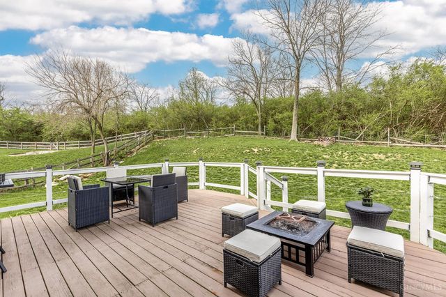 7822 Willow Run Ct, West Chester, OH 45069