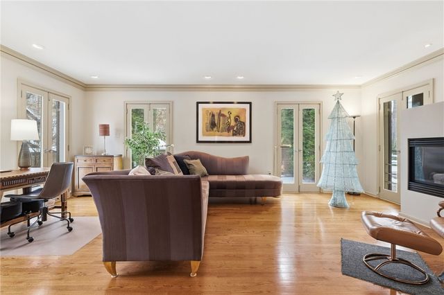 800 Amberson, Shadyside, PA 15232