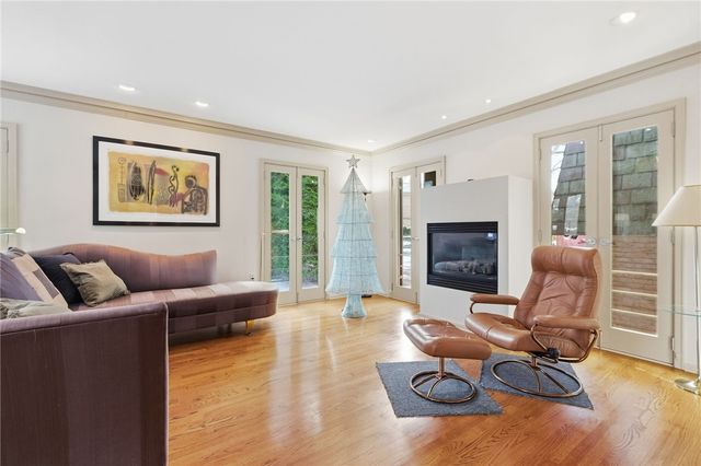 800 Amberson, Shadyside, PA 15232