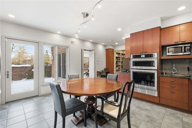 800 Amberson, Shadyside, PA 15232