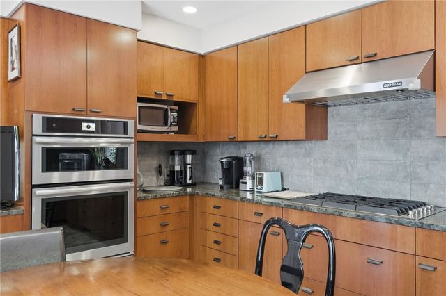 800 Amberson, Shadyside, PA 15232