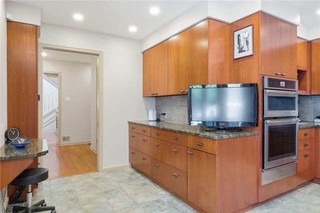 800 Amberson, Shadyside, PA 15232