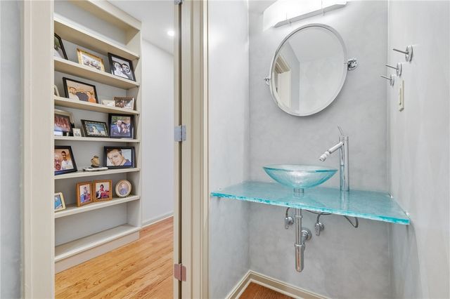 800 Amberson, Shadyside, PA 15232
