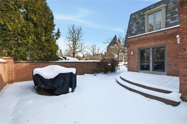 800 Amberson, Shadyside, PA 15232