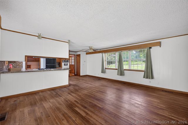 220 E 20th Street, Okmulgee, OK 74447