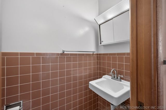 220 E 20th Street, Okmulgee, OK 74447