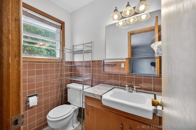 220 E 20th Street, Okmulgee, OK 74447