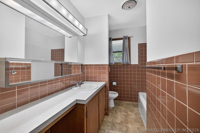 220 E 20th Street, Okmulgee, OK 74447