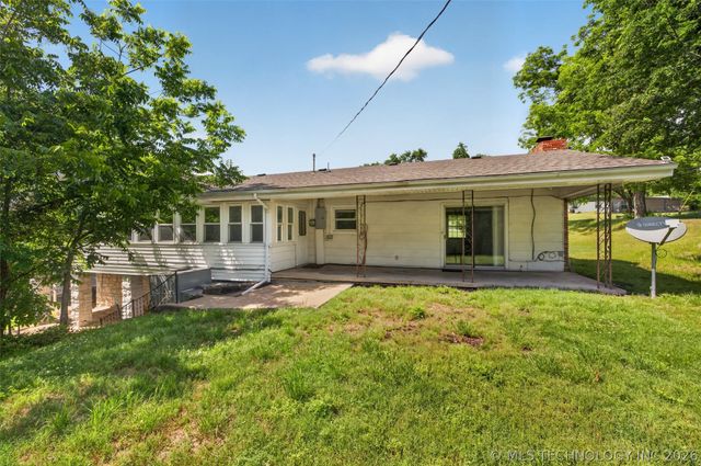 220 E 20th Street, Okmulgee, OK 74447