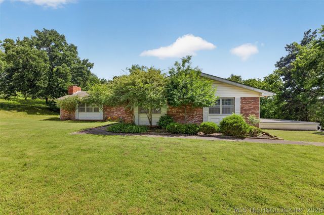220 E 20th Street, Okmulgee, OK 74447
