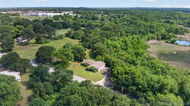 220 E 20th Street, Okmulgee, OK 74447