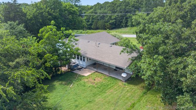 220 E 20th Street, Okmulgee, OK 74447