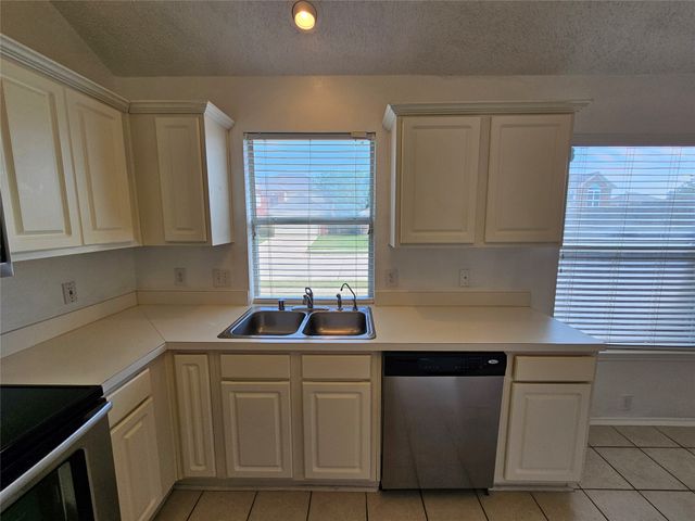 1128 Marshall Drive, Euless, TX 76039
