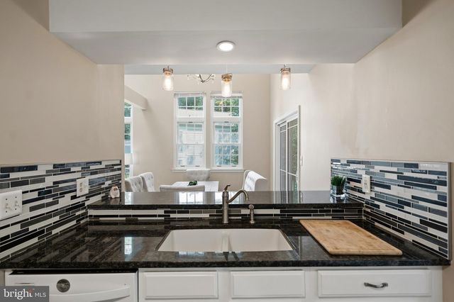 3079 FENNEGAN CT, Woodbridge, VA 22192