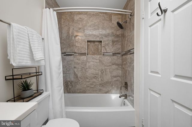 3079 FENNEGAN CT, Woodbridge, VA 22192