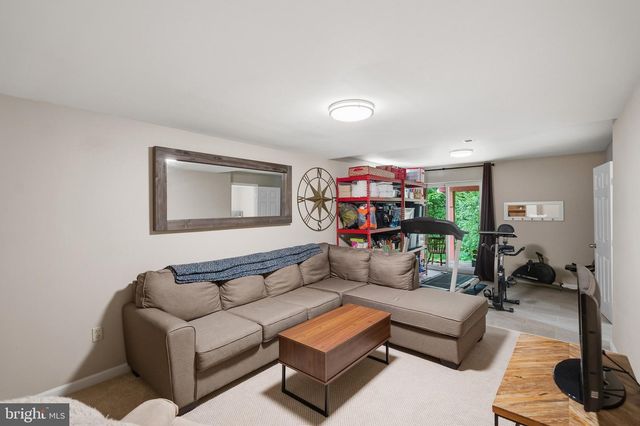 3079 FENNEGAN CT, Woodbridge, VA 22192