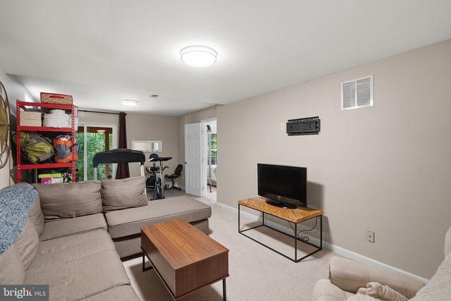 3079 FENNEGAN CT, Woodbridge, VA 22192