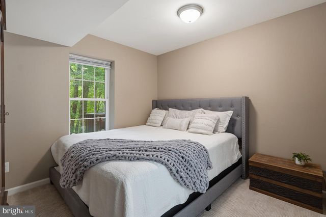 3079 FENNEGAN CT, Woodbridge, VA 22192
