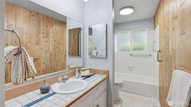 15667 SE Fairwood Boulevard, Renton, WA 98058