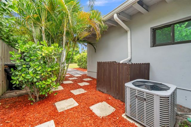 1340 NW 4th Ave, Fort Lauderdale, FL 33311