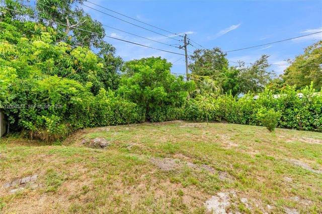 1340 NW 4th Ave, Fort Lauderdale, FL 33311