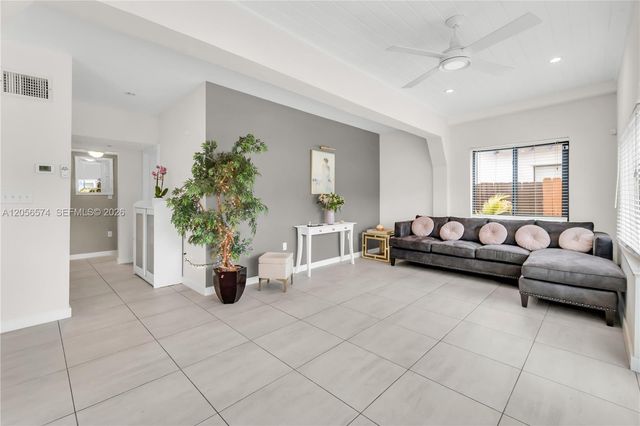 1340 NW 4th Ave, Fort Lauderdale, FL 33311