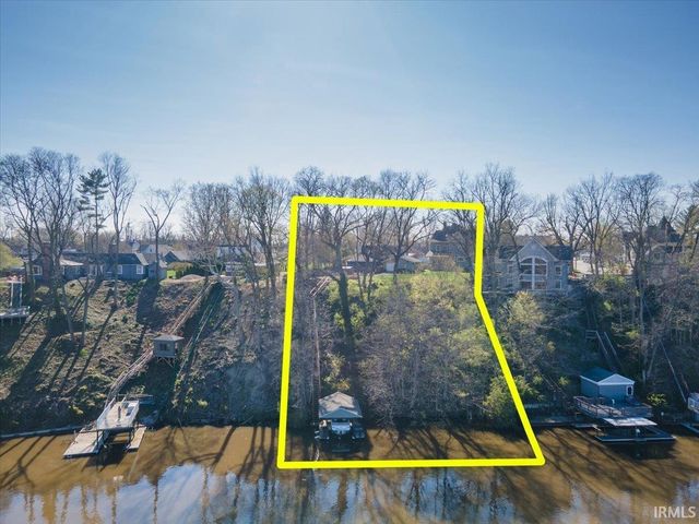 305 S Bluff Street, Monticello, IN 47960