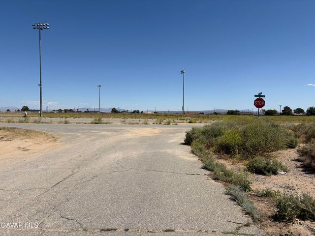 Hugo Way, California City, CA 93505