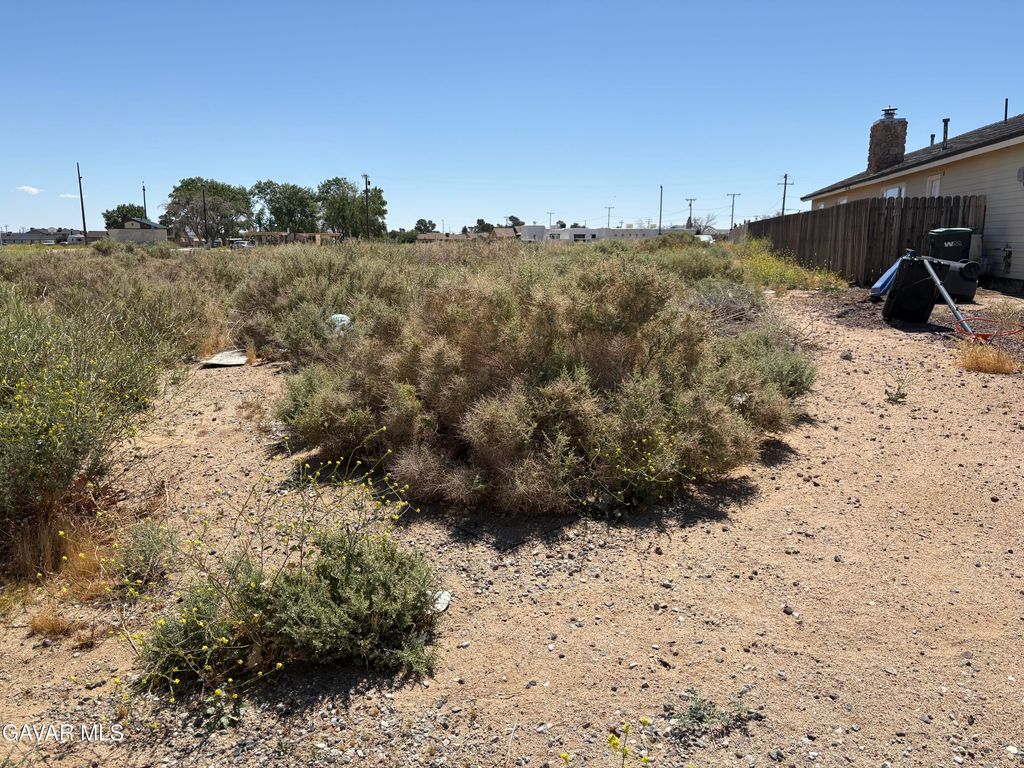 Hugo Way, California City, CA 93505