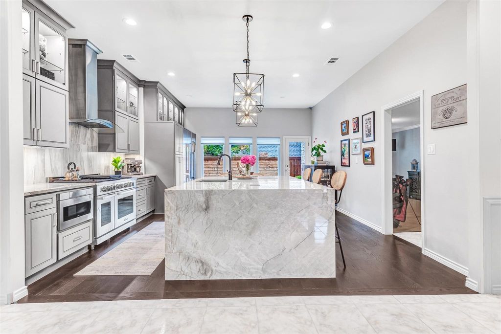 5607 Twin Brooks, Dallas, TX 75252