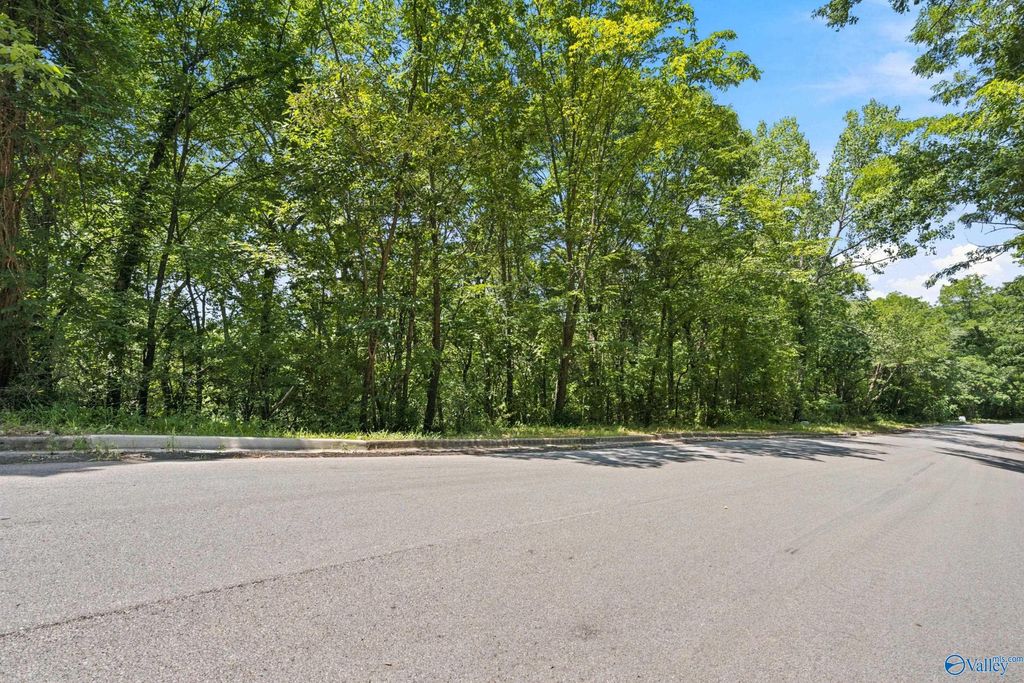 15012 Greentree Trail SE, Huntsville, AL 35803