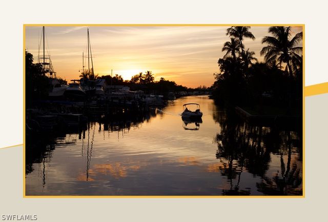 3854 Grove CIR, Naples, FL 34112