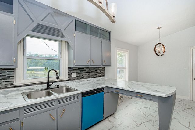 3604 WEYMEYER DR, Columbia, MO 65202