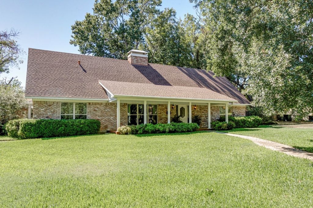 403 Johnson Street, Terrell, TX 75160