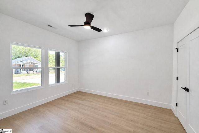 179 Cedar Avenue, Wellford, SC 29385