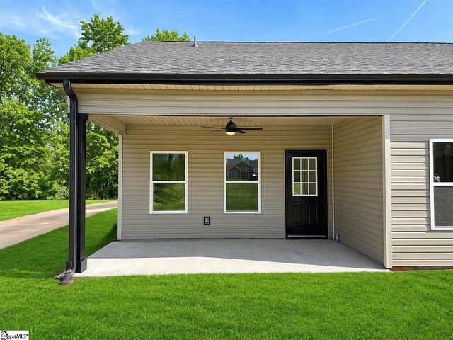 179 Cedar Avenue, Wellford, SC 29385